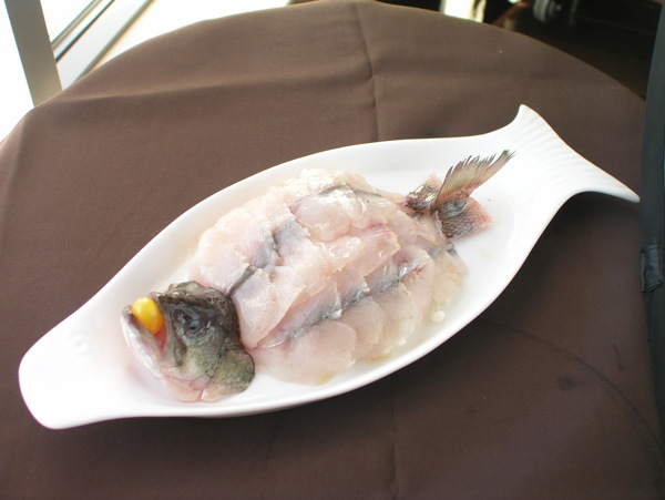 鍋仔金菇鱸魚圖片