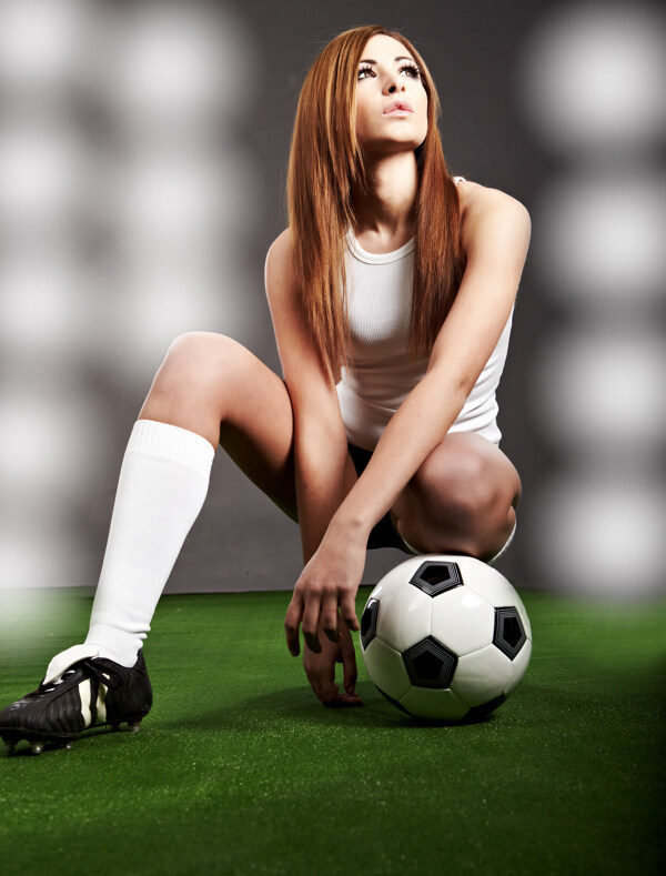 美女与足球背景图片