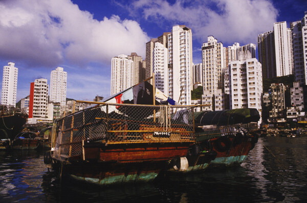 香港海面上的渔船图片