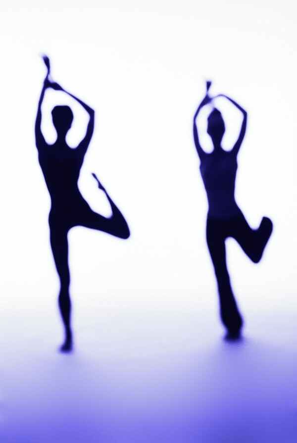 两个跳芭蕾的人物影子图片