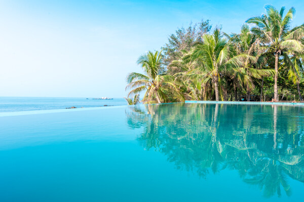 南海三亚酒店泳池图片