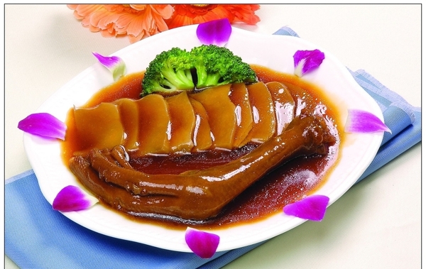 鮑汁百靈菇鵝掌圖片