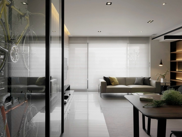 现代时尚淡色花纹玻璃展示架室内装修效果图