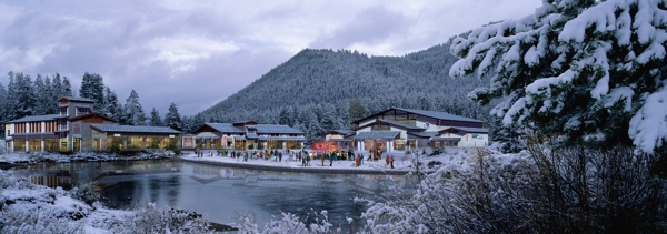旅游区雪景环境图片