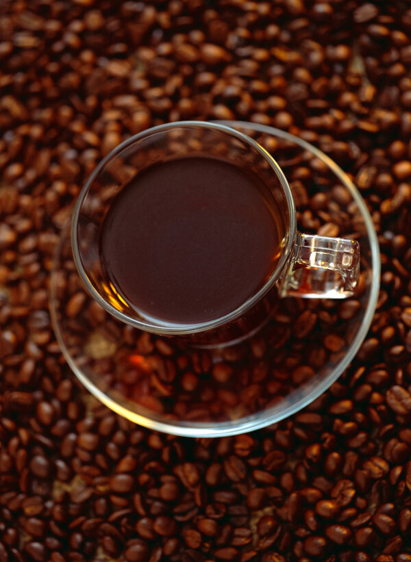 颗粒咖啡豆上咖啡图片