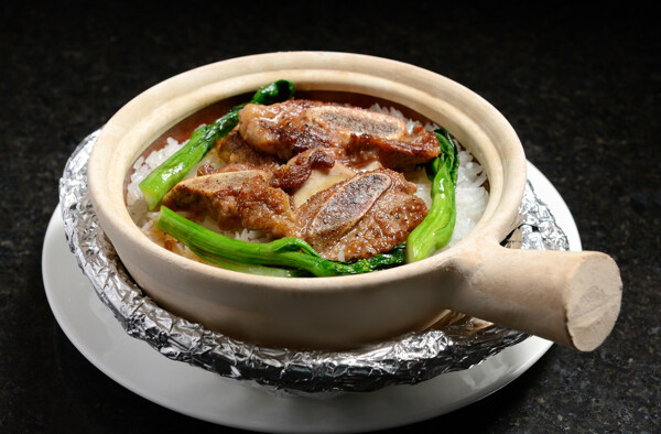 廣式牛排煲仔飯圖片