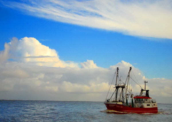 海洋渔船图片