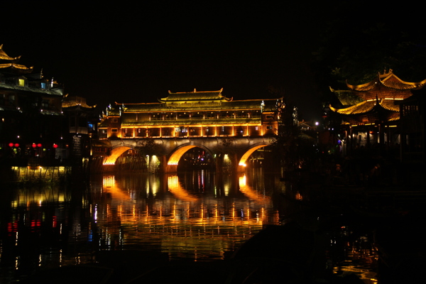 鳳凰古城夜景圖片