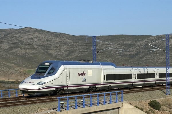 西班牙高速列车图片