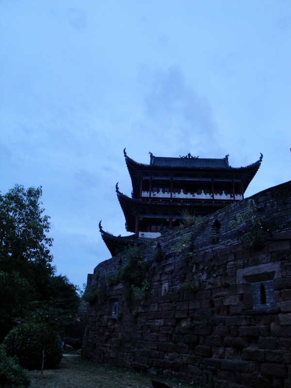 贛州八境塔側(cè)影圖片