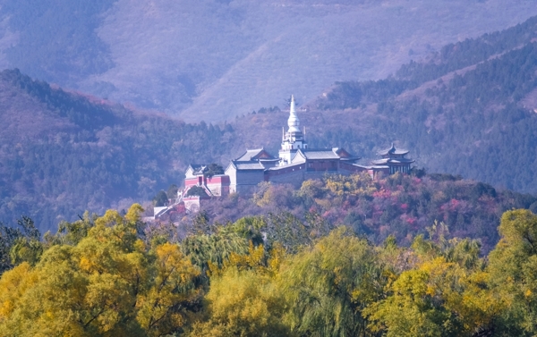 北京玉泉山藏式佛塔妙高塔图片