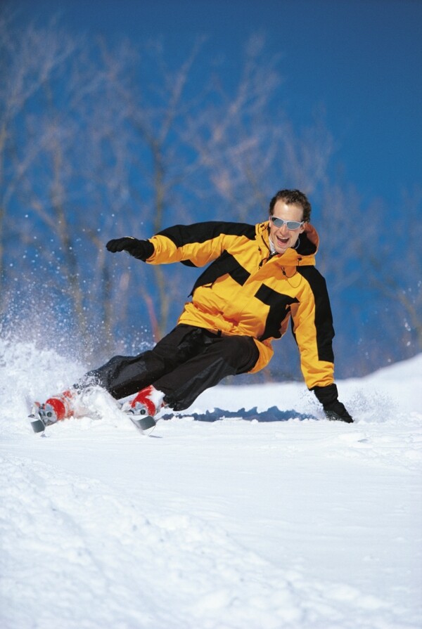 男性滑雪运动员图片