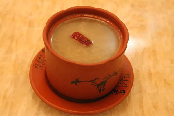 藥膳老雞湯藥膳老雞湯圖片