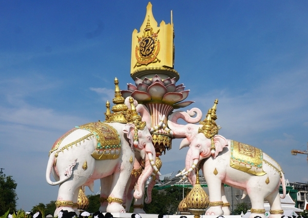 泰国大象雕塑