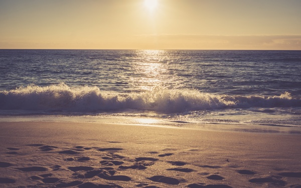海滩日落美景图片