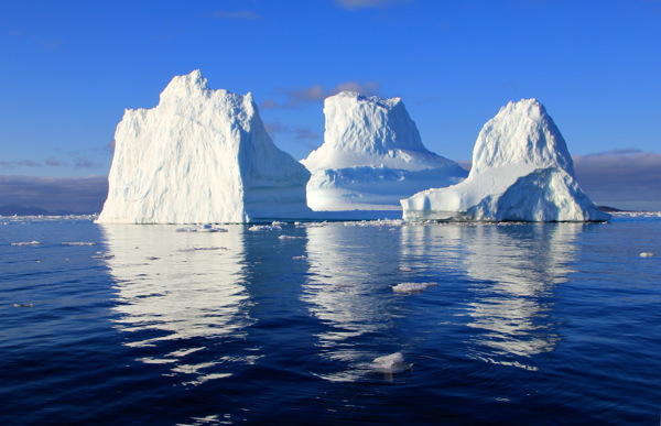 北极冰山图片
