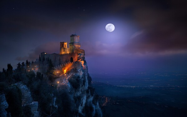 古堡夜景