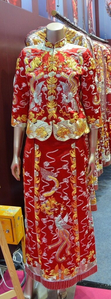 中式婚礼服装传统新娘服装