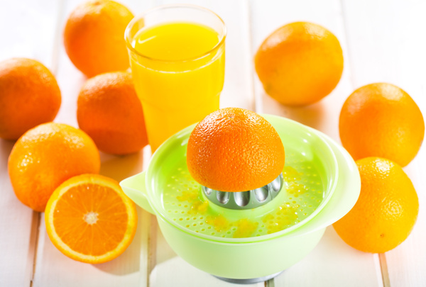 鲜橙新鲜水果榨汁图片