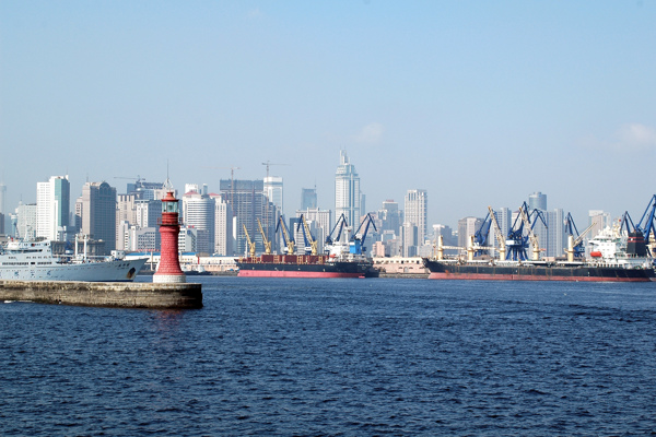 海滨城市大连港图片