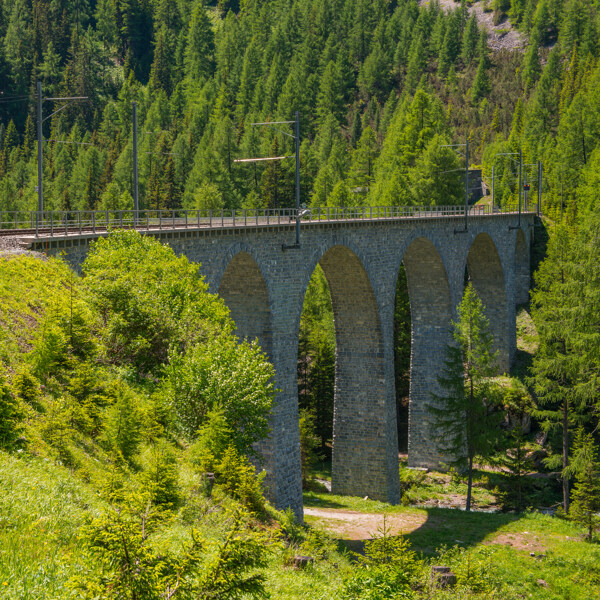 美丽铁路桥梁风景图片