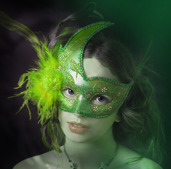 绿色面具美女图片