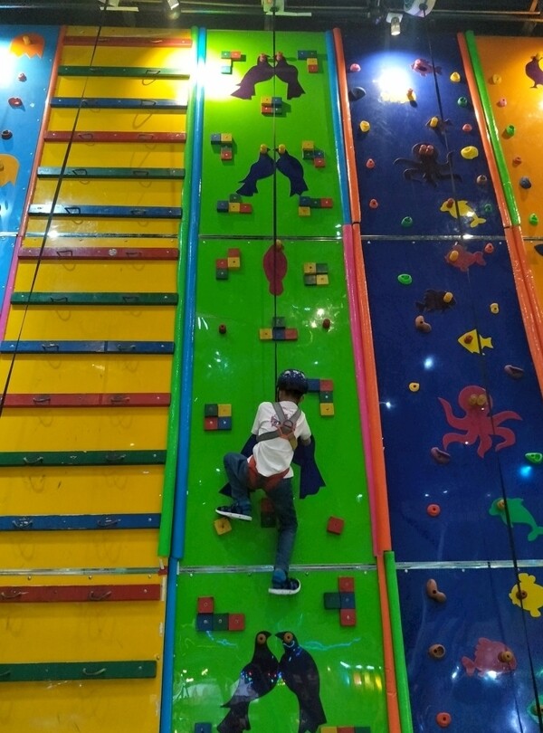 儿童攀岩