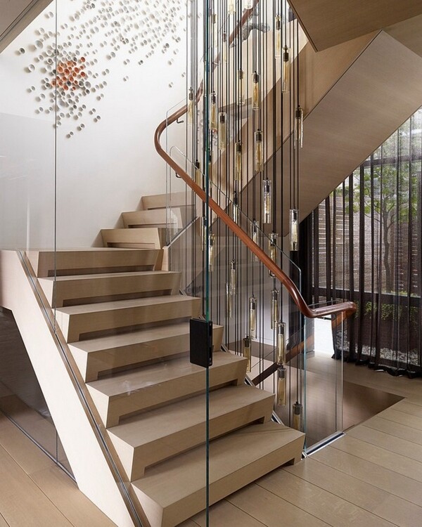 美式别墅楼梯装修效果图