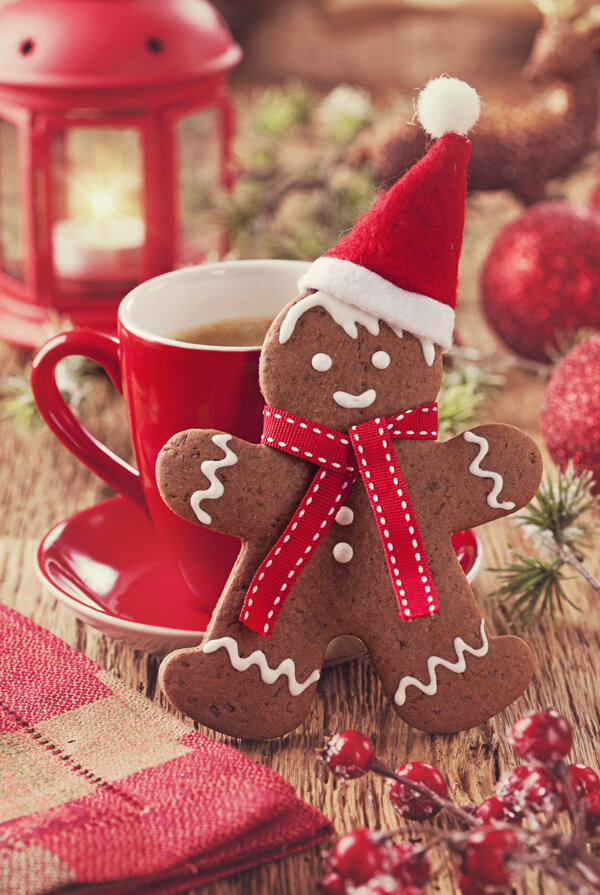 圣诞饼干和咖啡杯