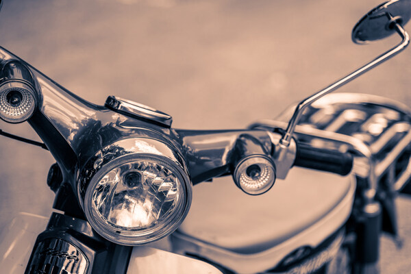 闪亮亮的摩托车图片