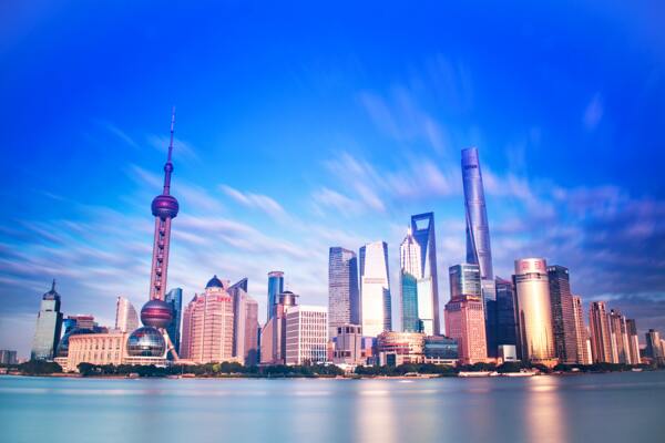 高清蓝天下上海东方明珠建筑