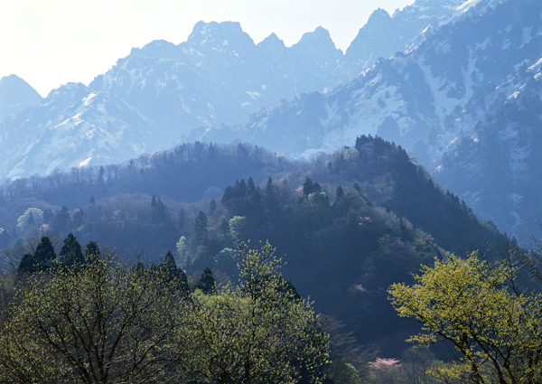 美丽雪山山峰