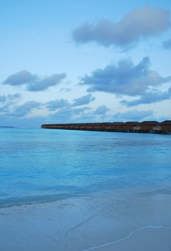 海景水上别墅在马尔代夫日落