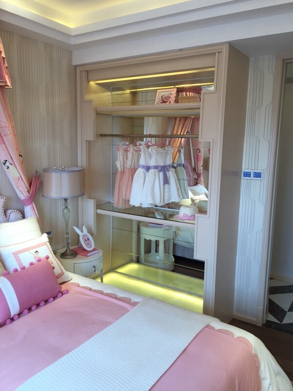 可爱粉色女宝宝室室内设计家装效果图