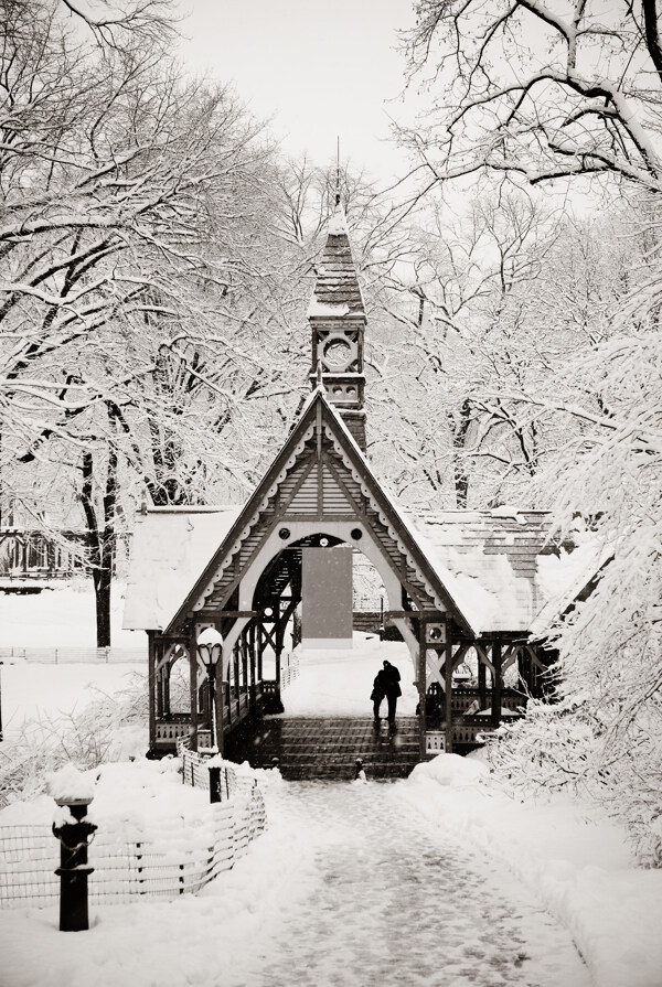 美丽木屋雪景图片