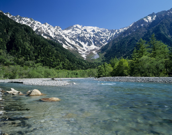 雪山绿水河流自然景色图片