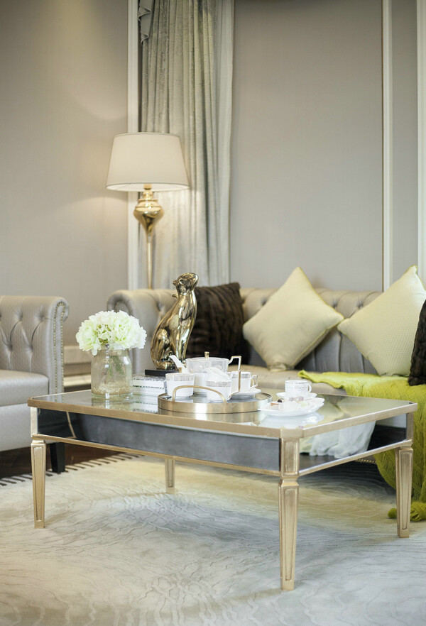 欧式现代时尚风客厅沙发茶几装修效果图