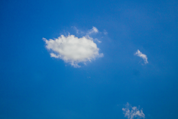 简洁的天空白云摄影