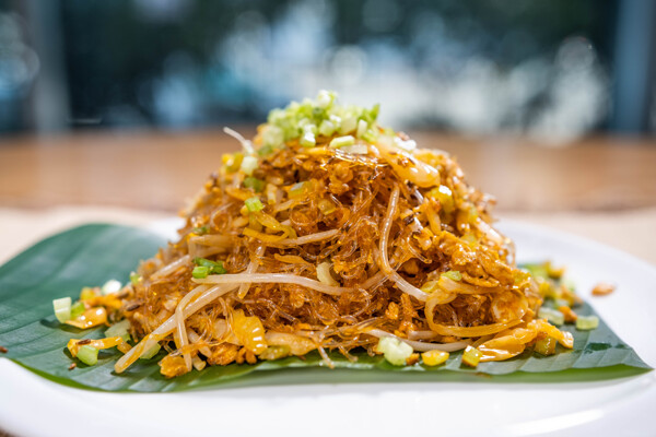 炒河粉美食食材背景海报素材图片