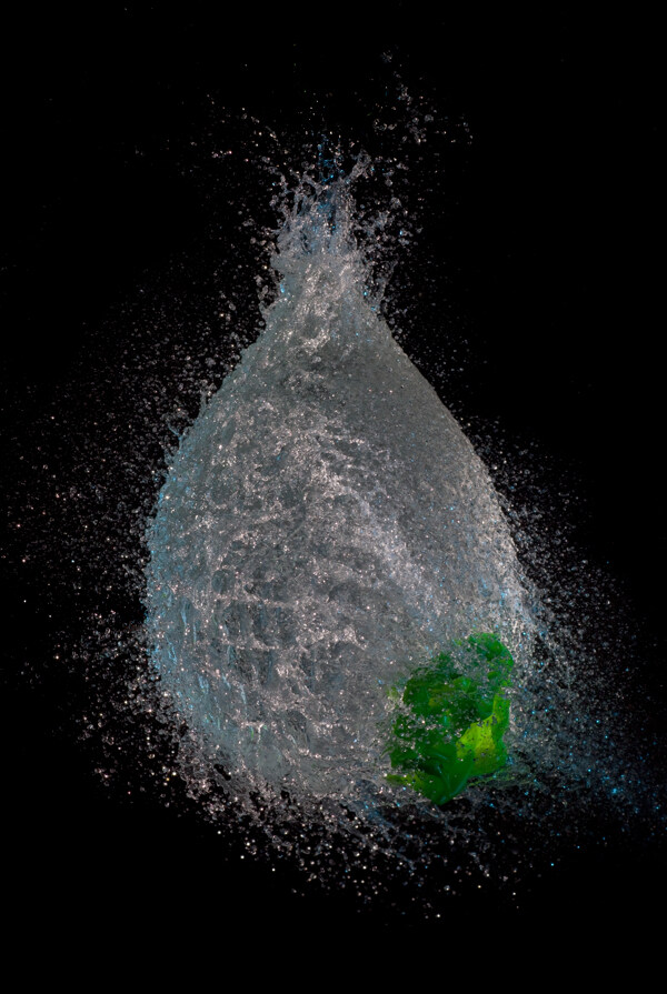 气球爆炸的水花图片