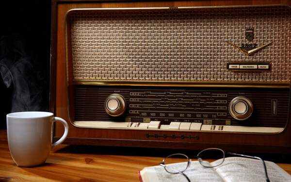古旧的收音机