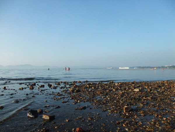 大连海边海滩天空海水图片