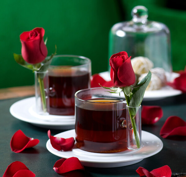 茶与玫瑰花图片