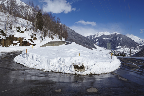 大山里的道路