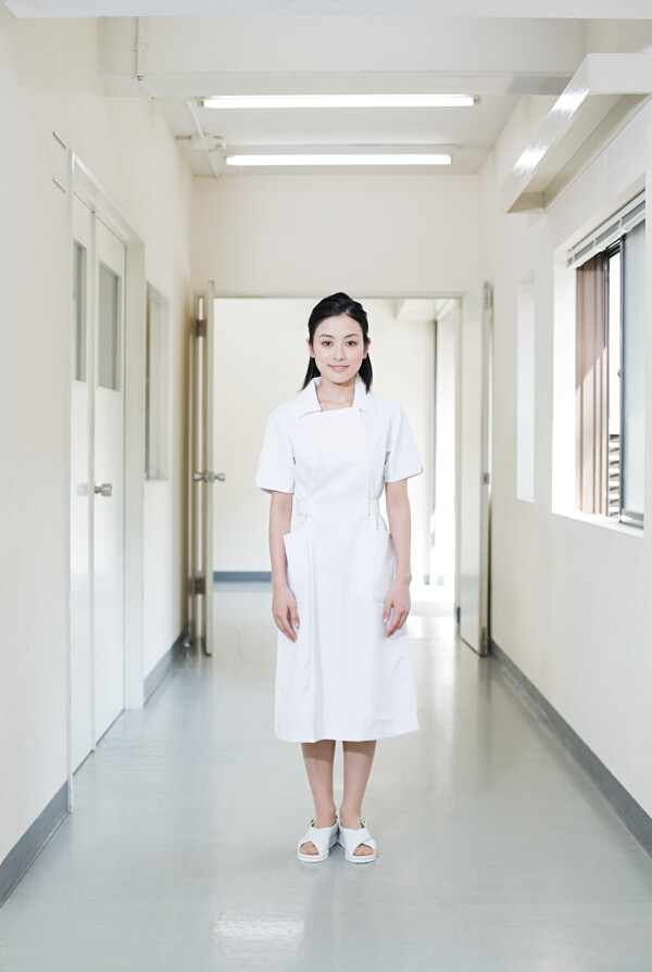 走廊过道里的护士美女图片