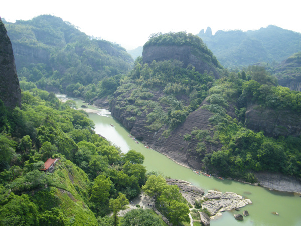 高山峻岭