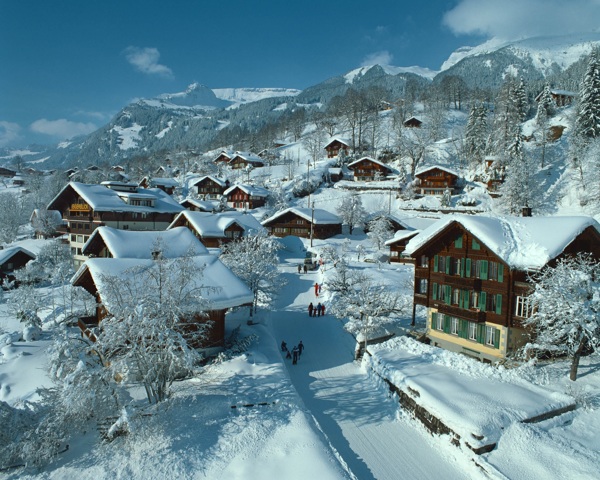 欧洲小镇雪景图片