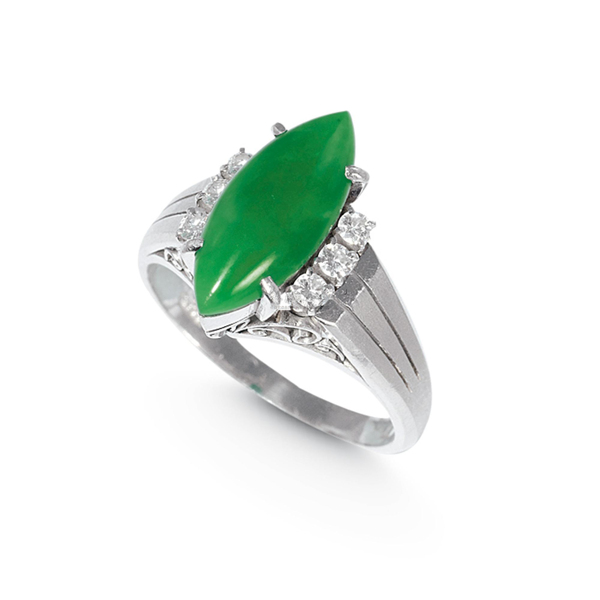 绿宝石铂金戒指