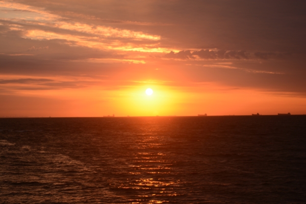 海上日出的景象摄影