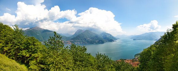山峰湖水背景图片